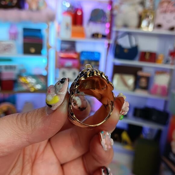 NIB Gucci Lion Head Crystal Cocktail Statement Ring Size 8.5 US - Picture 9 of 11